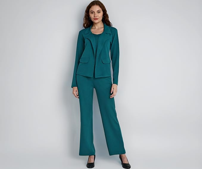 Woman wearing GRECIILOOKS turquoise lycra blazer for summer fashion